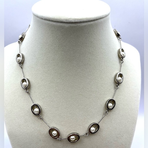 Necklace Pearl & Silver Tone Stations Oval with A Pearl Inside Unique Vintage - Picture 8 of 11